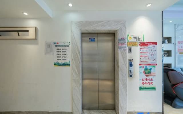 Pinshang Hotel (Pingnan County People's Hospital Bus Terminal Store)