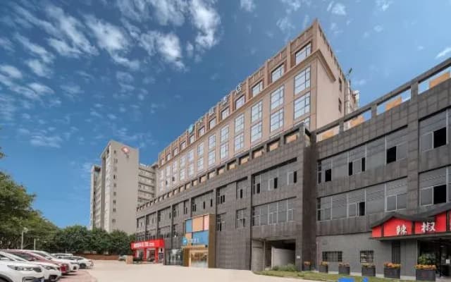 HanTing Hotel (Xiamen Jimei Guankou Zhong Road)