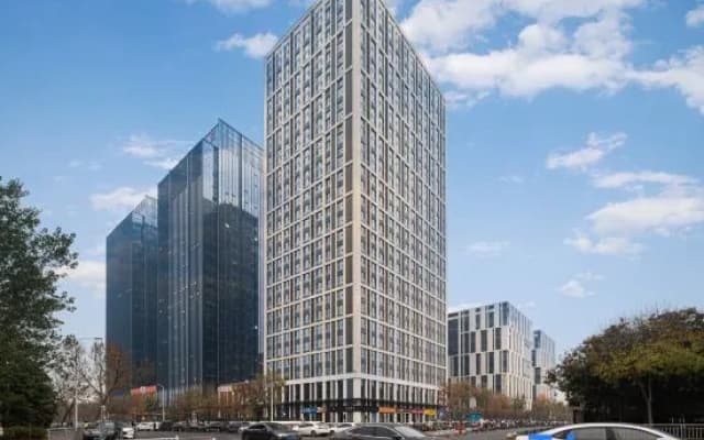 Lavande Hotel (Zhengzhou Economic and Technological Development Zone Central Square Subway Station)