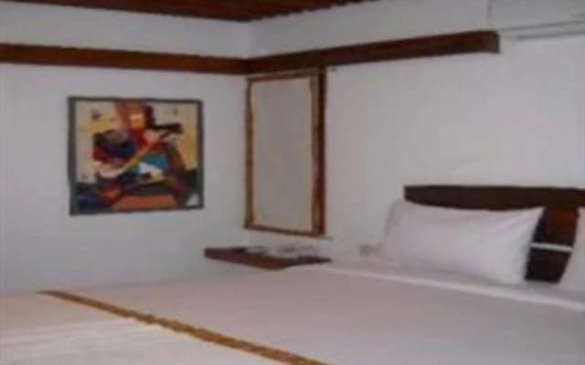 Flores Gallery Hotel