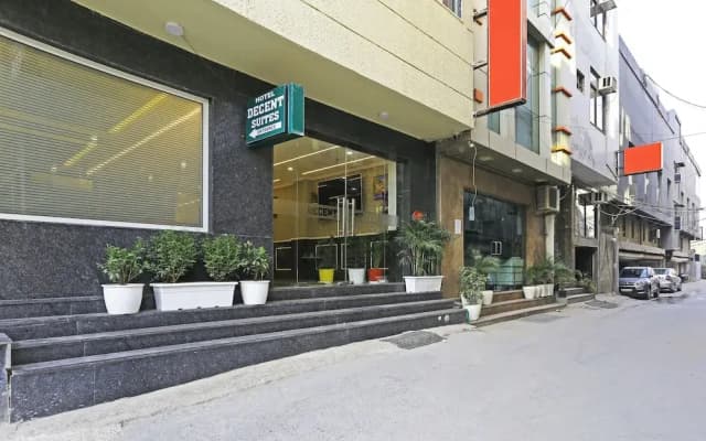 Hotel Decent Suites - Delhi Airport