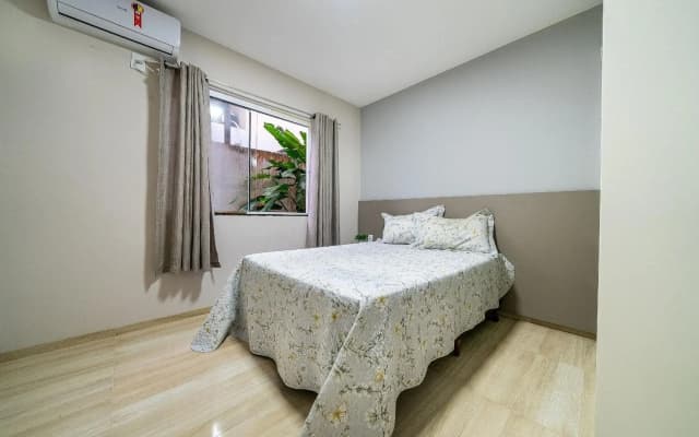 027 - Lindo Residencial com Piscina e Jacuzzi em Bombas