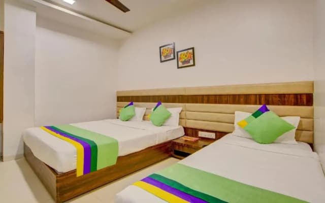 Hotel Brooklyn Suites - Near Golden Temple