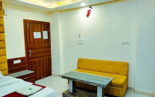 Hotel Royal Aanandam