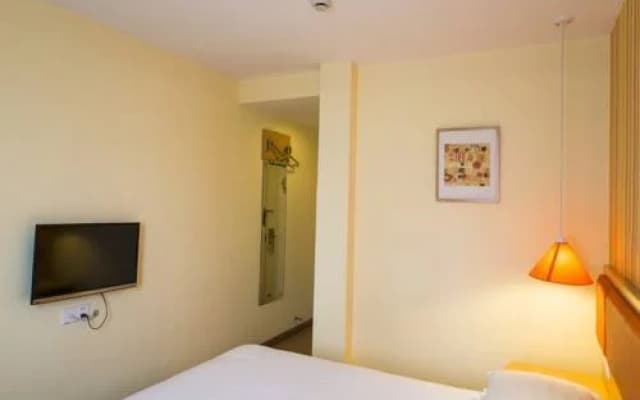 Homeinn Selected Hotel (Shenyang Zhongjie Imperial Palace Zhang's Shuai Mansion)