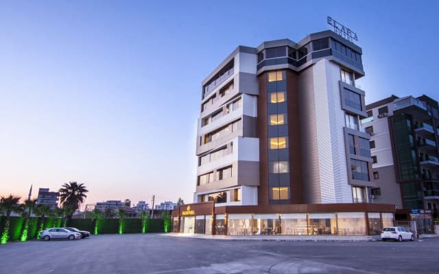 Majura Hotel