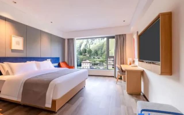 Floral Hotel · KaiChen Hotel (Kangding Xinduqiao Town)