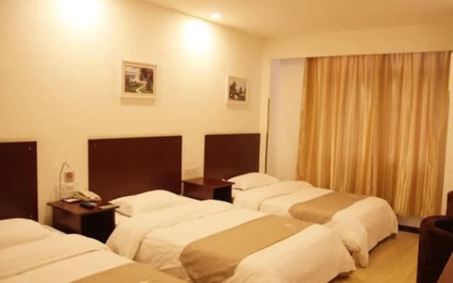 GreenTree Alliance Jinan Licheng Town Yaohua Road Yaoqiang Airport Hotel