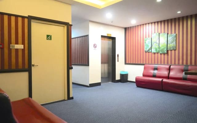 4orty Inn by OYO Rooms