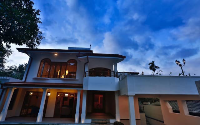 Clove Villa