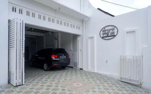 RedDoorz Syariah at Jalan Godean