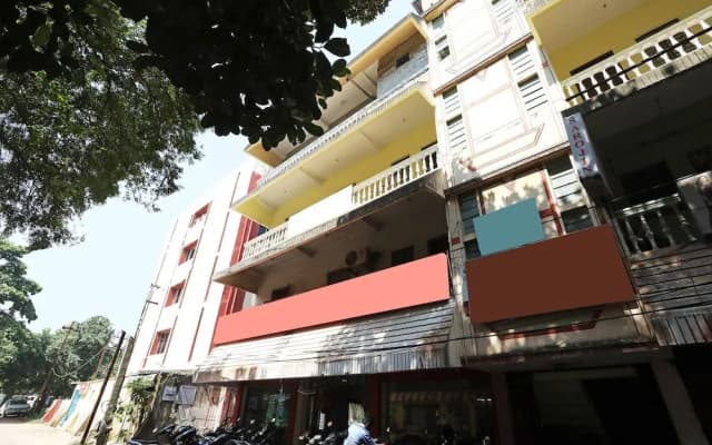 OYO 18686 Aradhya Residency