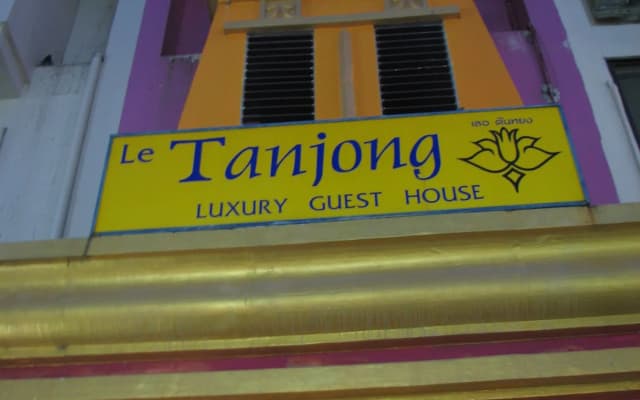 Le Tanjong House