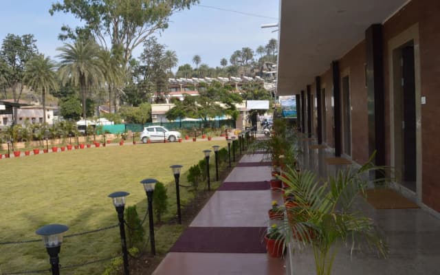 Royal Garden Retreat