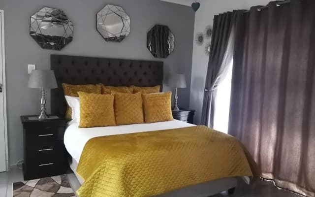 Roxy's Rest Guest House