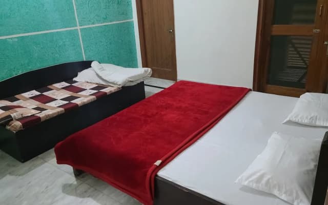 Roomshala 153 Hotel Krishnashrya