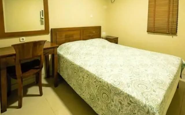 Rhiz Guest House Tebet(Rhiz Guest House Tebet Mitra)