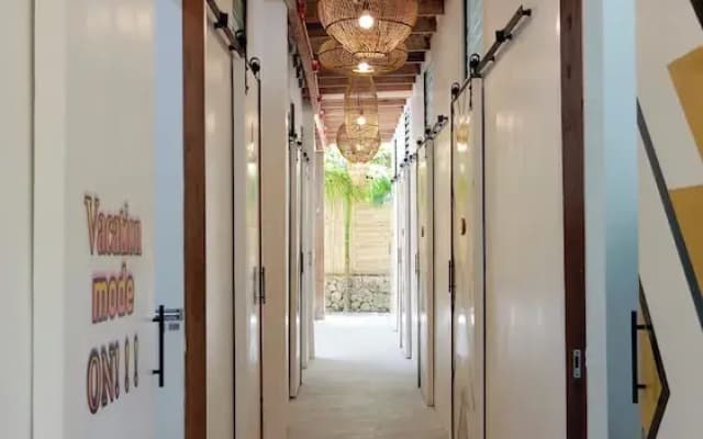 Sip Sunset Hostel and Lounge