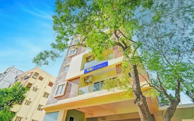 Fabhotel Legacy