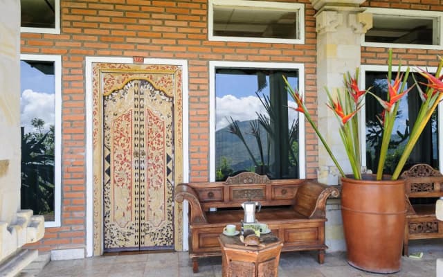 Lakeview Eco Lodge
