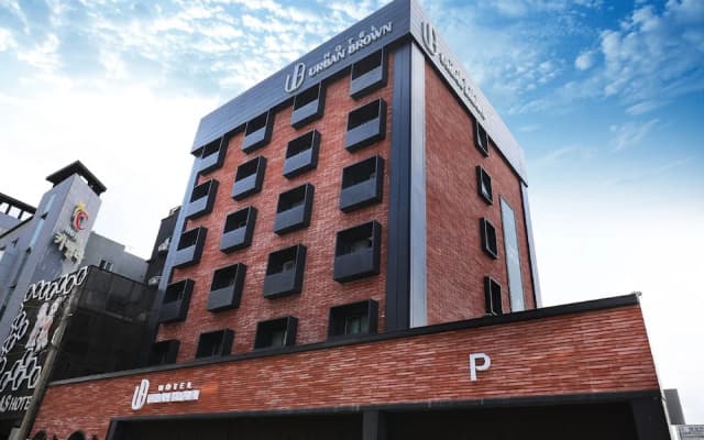 Hotel Urban Brown