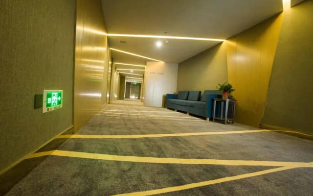 Starway Hotel Xinyi Nanjing Road