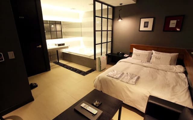 Suwon Gwonseon-Dong Jani B Hotel