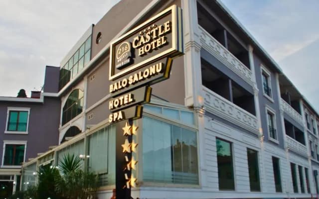 216 Castle Hotel