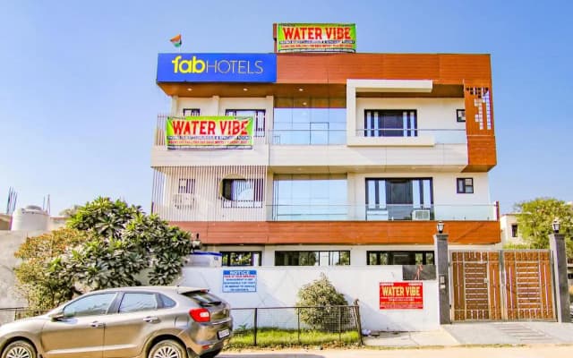 FabHotel Nirvana - 600m from CK Birla Hospital Gurgaon