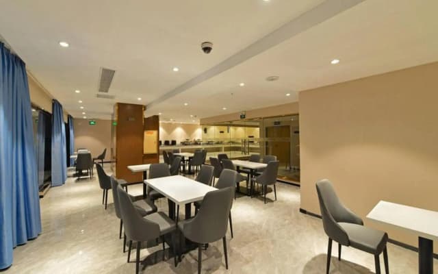 Yeste Hotel (Bama Bus Terminal)