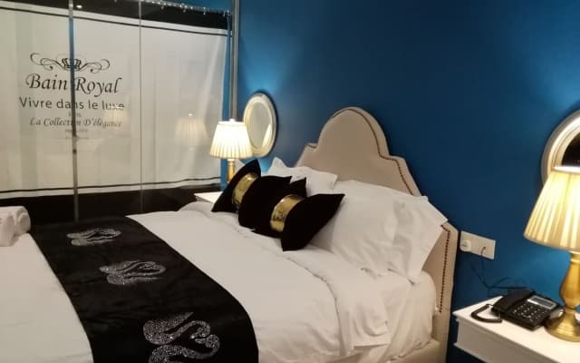 1 Day Car Hotel Station 18