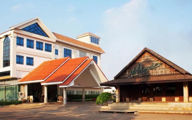 NH Elegant Hotel