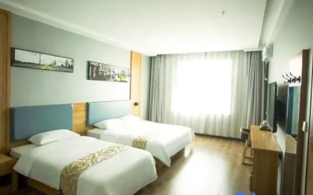 Yijia Business Hotel