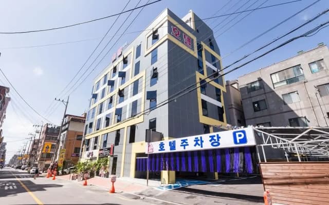 Oido Red Lighthouse Tourist Hotel