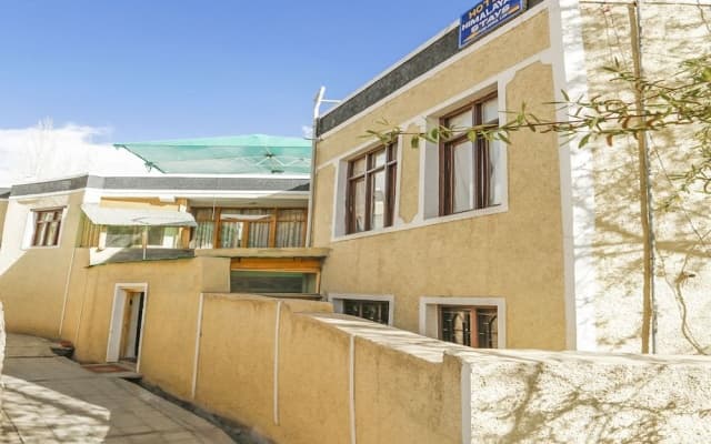 OYO 14082 Hotel Himalayan Stays
