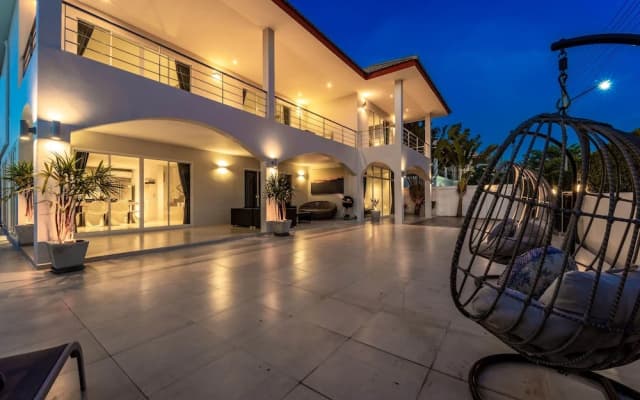 Modern 4 Bedrooms Pool Villa - VY