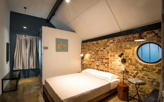 The Brownstone Hostel & Space