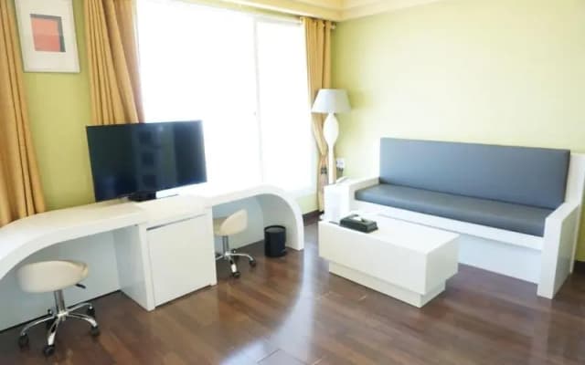 Pinebeach Hotel