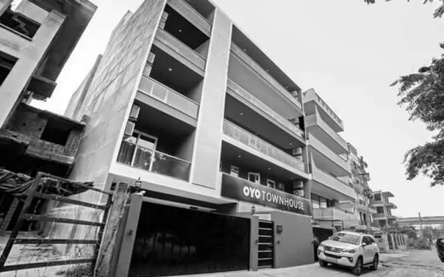 OYO townhouse18557 Sector Twenty Seven