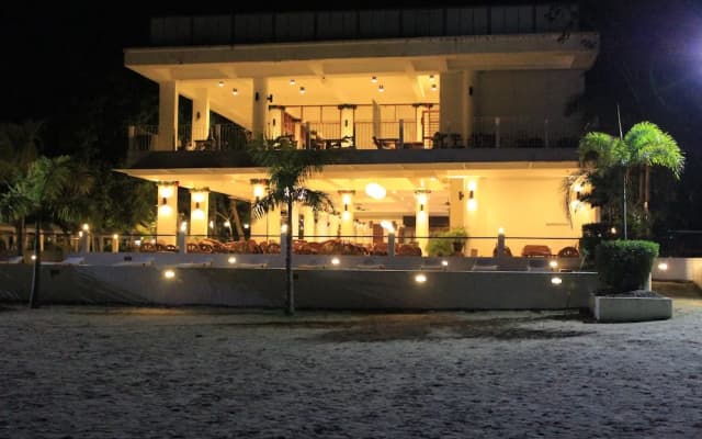 Laiya White Cove Beach Resort
