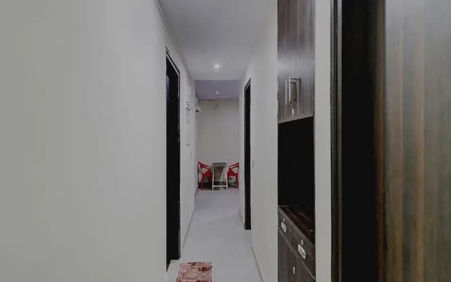 Roomshala Hotel Starlight