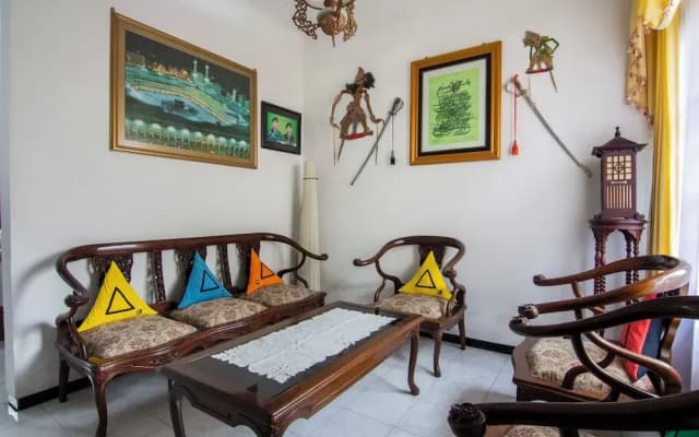 OYO 3067 Flamboyan Homestay Syariah