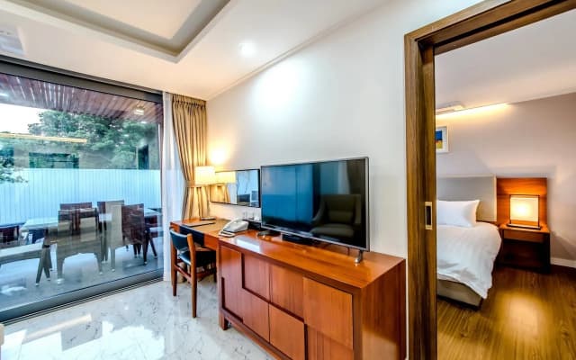 The Shimpang Spa & Pool Villa