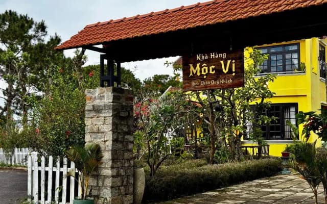 Dalat Train Village