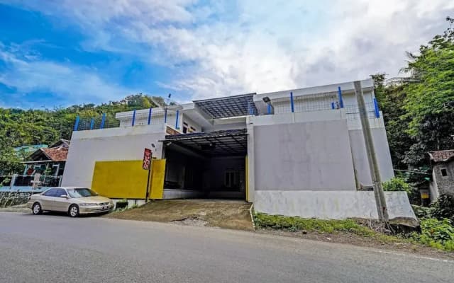 OYO 91329 Guest House Le-banon Syariah