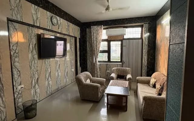 Awaraj Home Stay