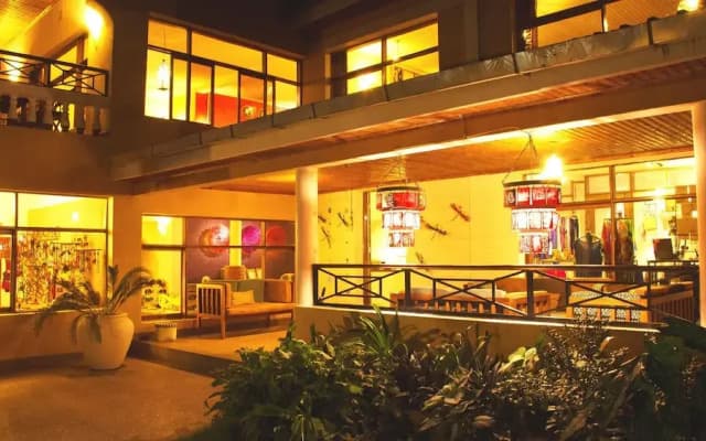 Bougainvillea Safari Lodge