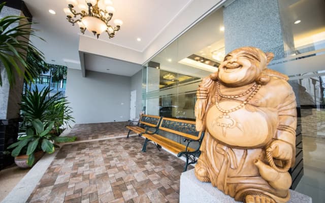Lulu Hotel