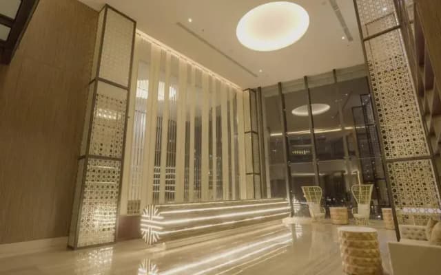 Whiz Luxe Hotel Spazio Surabaya