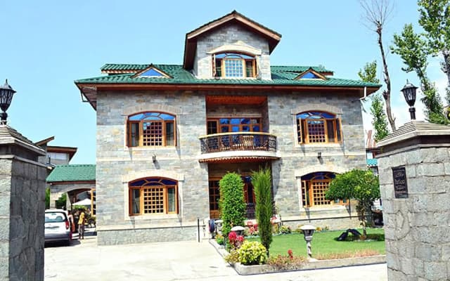 Hotel Ronak Resort